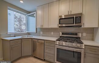 3 beds, 3.5 baths, $1,990, Unit #A