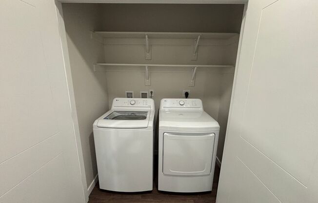 2 beds, 2 baths, 915 sqft, $1,845, Unit 401 - B1182 Corner Unit