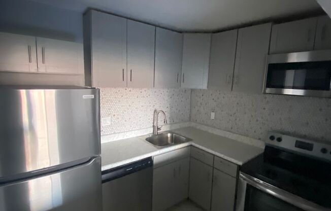1 bed, 1 bath, $1,275, Unit Unit 208