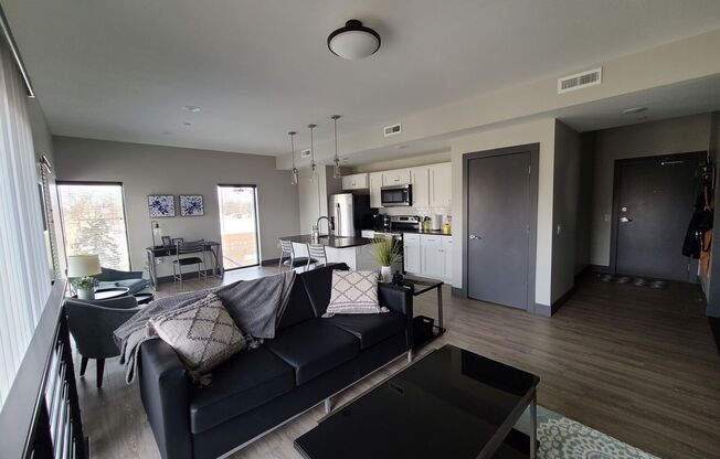 1 bed, 1 bath, 780 sqft, $1,675, Unit 520-210