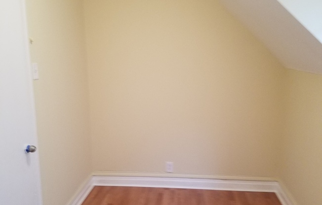 3515 W McLean Ave