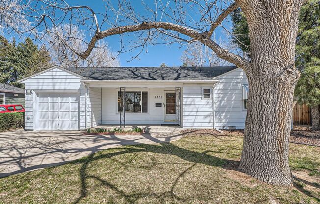 Beautiful 3-Bedroom Home in Denver – Available in August