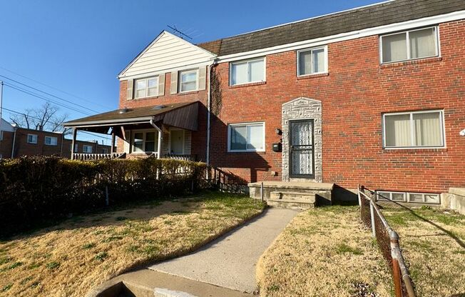 Charming 3 Bedroom/ 1.5 Bathroom Townhome in Frankford, MD!