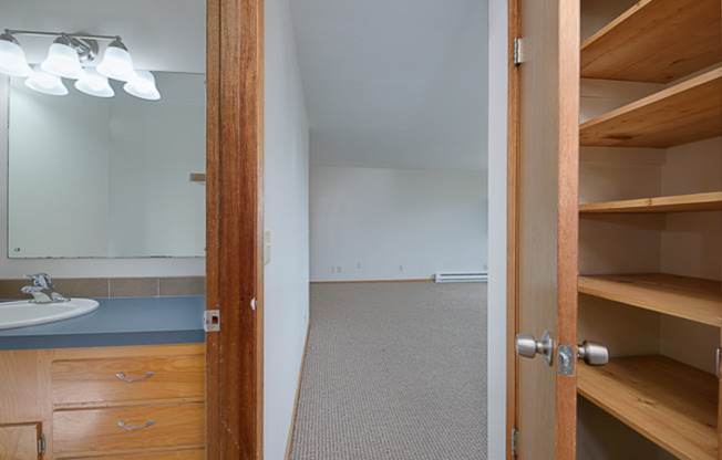 3 beds, 2 baths, 1,125 sqft, $2,995, Unit 510