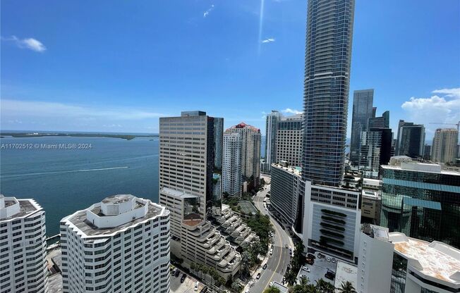 2 beds, 2 baths, 986 sqft, $4,500, Unit 950 Brickell Bay Dr # 32-07 (A11702512)