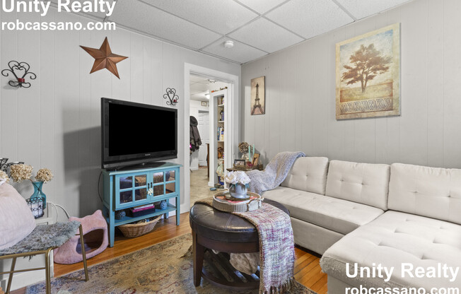 218 MIDDLESEX AVE