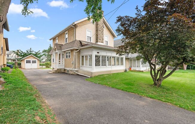 HALF MONTH FREE* Single family home with newly refinished hardwood floors throughout, gas fireplace, off-street parking, garage, private yard and unfinished basement!
