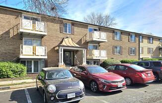 8386 BROCKHAM DR