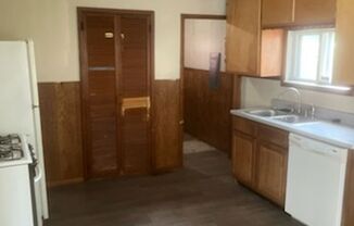 2 beds, 1 bath, $850