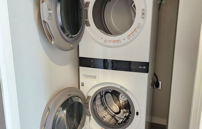 2 beds, 2 baths, 1,028 sqft, $1,675, Unit 314