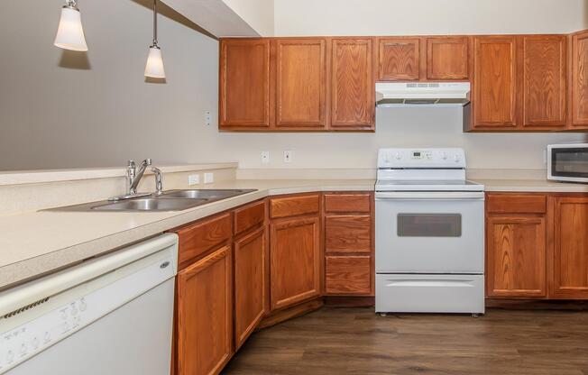 1 bed, 1 bath, 782 sqft, $1,420