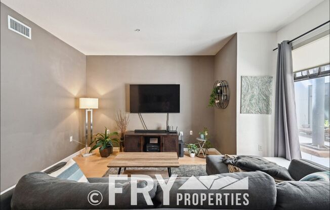 Spacious 1 bedroom Main Floor Condo in RiNo