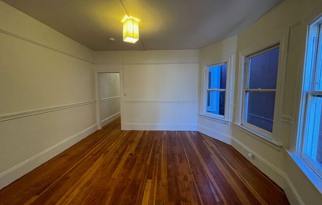 2 beds, 1 bath, $3,000, Unit 391 7th Ave