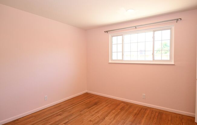 4/2 W/ AC near San Tomas Expwy & El Camino - Pet Friendly!!!