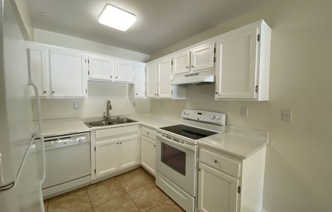 3 beds, 2 baths, 1,000 sqft, $2,963, Unit 30-301