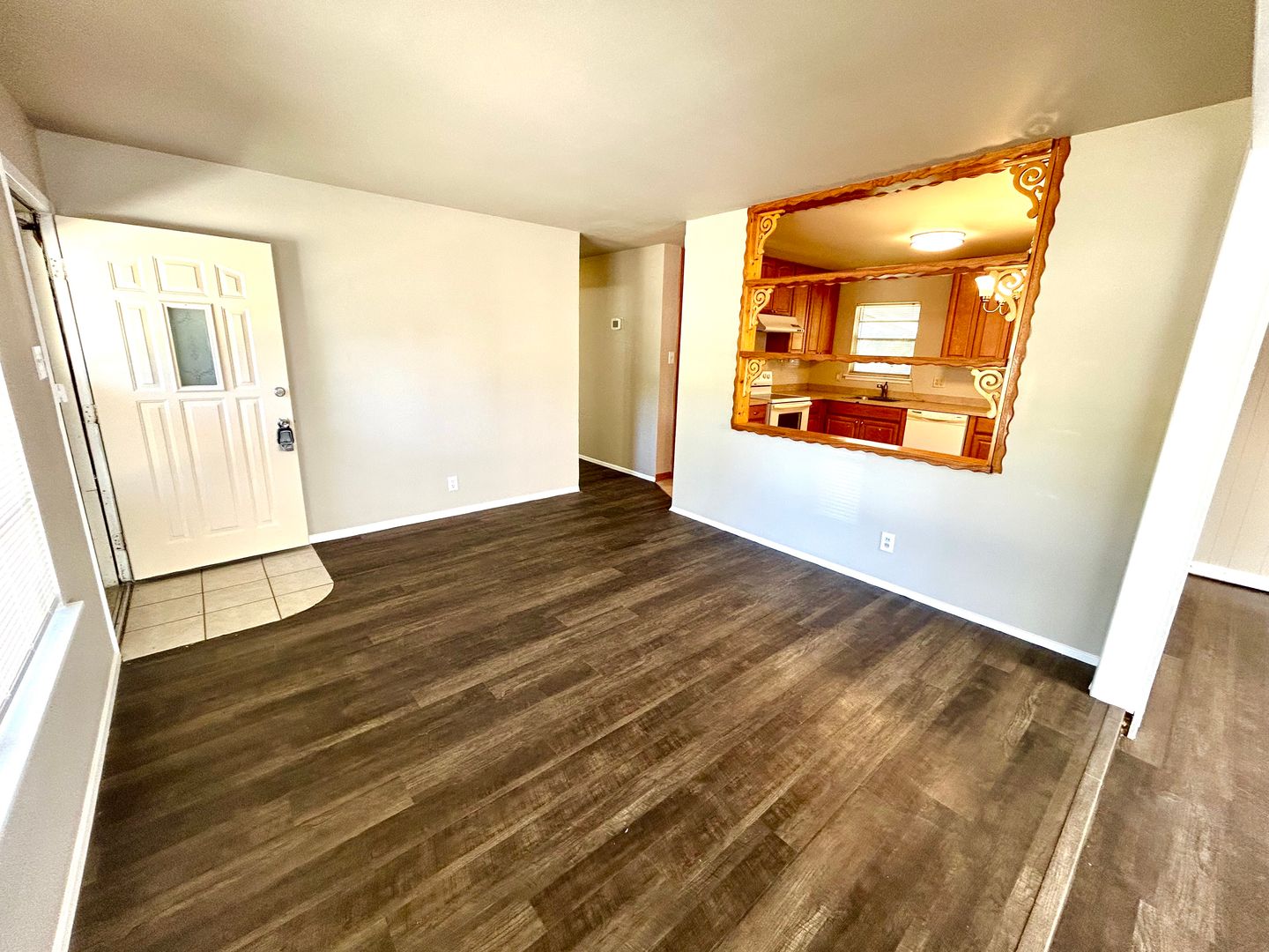 AVAILABLE NOW! 3 Bedroom / 2 Bath Home In Universal City!