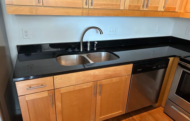 2 beds, 2 baths, 920 sqft, $1,150, Unit 116