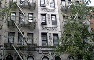 137 W 12 ST
