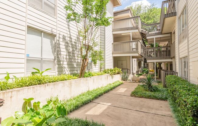 2 beds, 1 bath, $1,595, Unit # 151