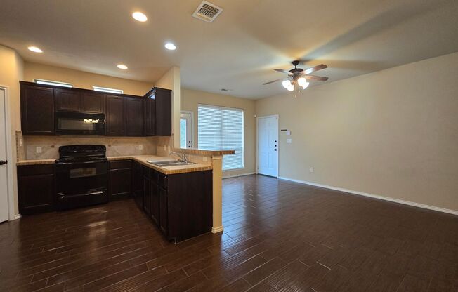 3 beds, 2.5 baths, $1,435