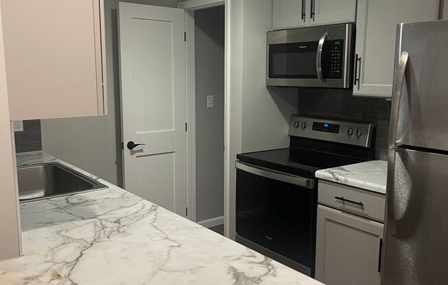 1 bed, 1 bath, $900, Unit 203