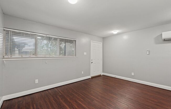 2 beds, 1 bath, 680 sqft, $999, Unit 4719-117
