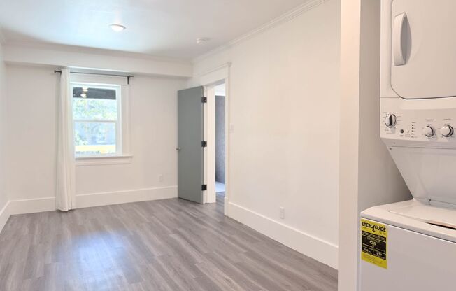 1 bed, 1 bath, $2,720, Unit 13