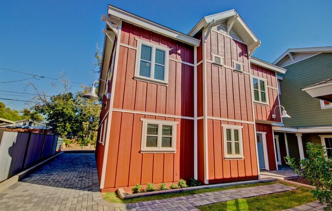 959 South Ash Avenue