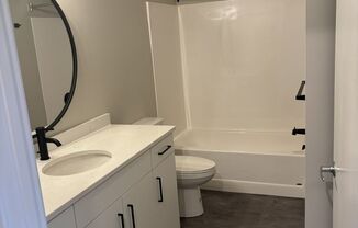 1 bed, 1 bath, 705 sqft, $1,300, Unit 219