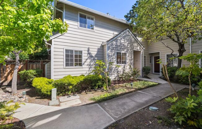 Delightful 3/3bth End-Unit Townhouse in Central Mountian View