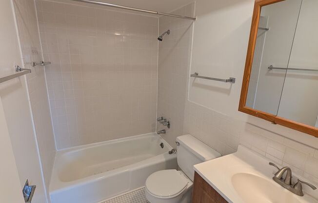 3 beds, 2 baths, 1,100 sqft, $2,995, Unit 601