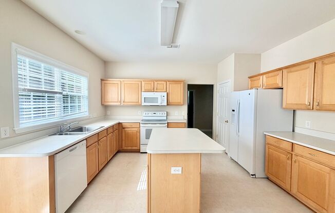 Move In Ready: Spacious Home in South Charlotte!