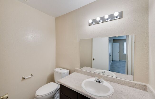 1 bed, 1 bath, 768 sqft, $979, Unit 1910