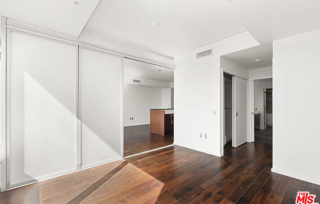 1 bed, 1.5 baths, 1,120 sqft, $4,000, Unit 1103