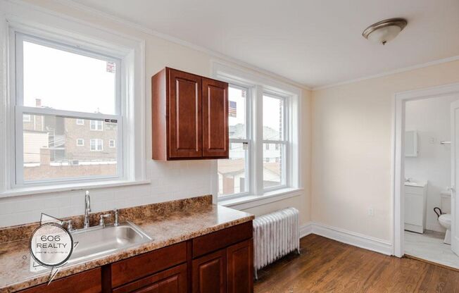 Studio, 1 bath, $850, Unit 5011-27