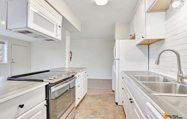341 E 2nd Court