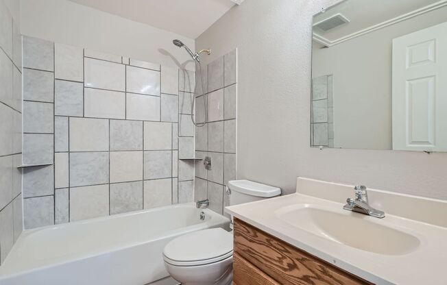 2 beds, 1 bath, $1,650