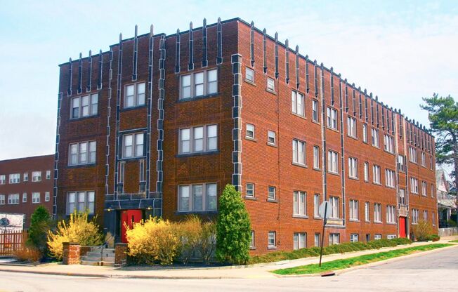1 bed, 1 bath, 700 sqft, $949
