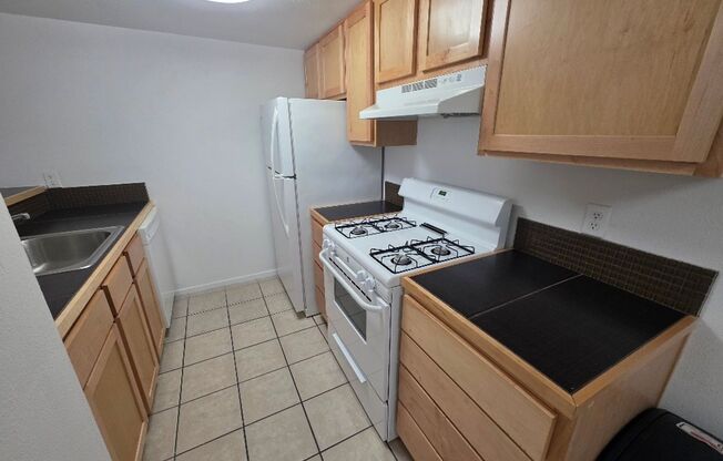 2 beds, 2 baths, 960 sqft, $1,099, Unit ELP2202-363