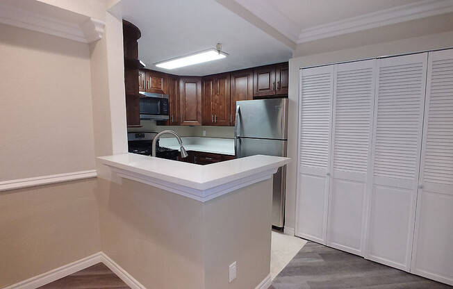 2 beds, 2 baths, 940 sqft, $2,795, Unit 212