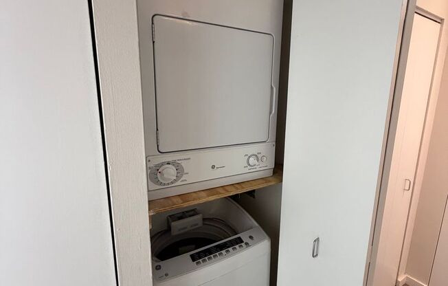 Studio, 1 bath, $1,400, Unit 405