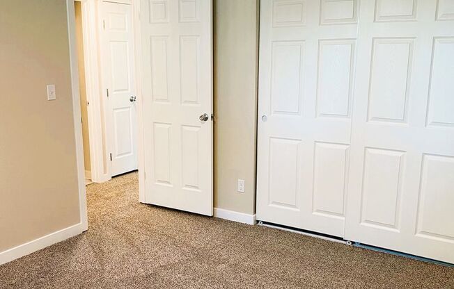 2 beds, 1 bath, 830 sqft, $1,435, Unit P-248