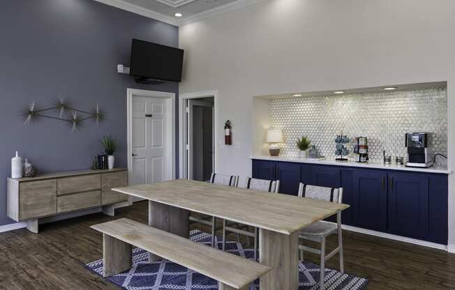 Welcome to The Gardens at Polaris Apartments