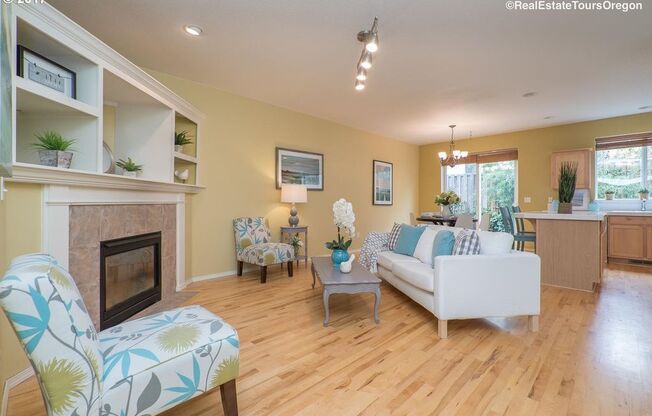 Beautiful Modern 3 Bedroom Townhouse with All the Bells & Whistles in Beaverton
