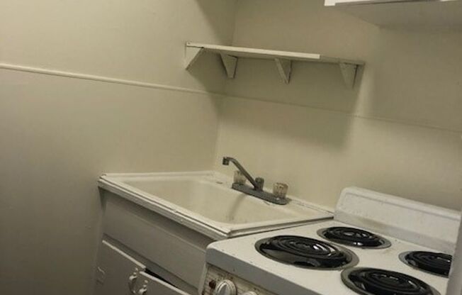 1 bed, 1 bath, $1,400, Unit 204