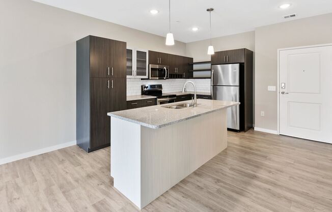 Studio, 1 bath, 595 sqft, $1,000, Unit 333