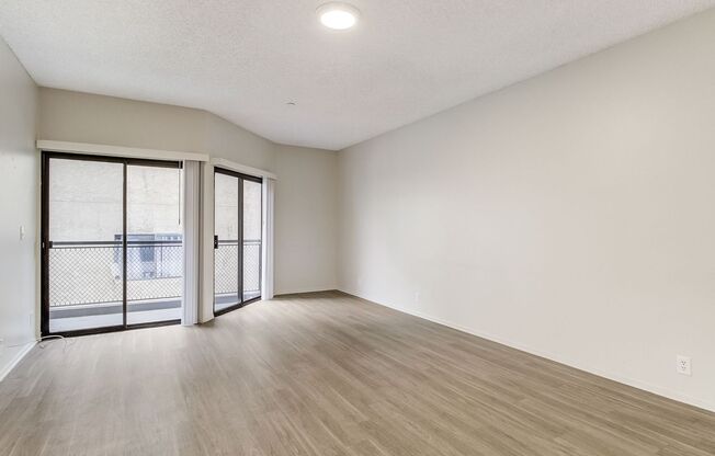 2 beds, 1 bath, 695 sqft, $3,498, Unit 208