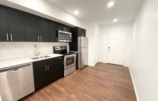 2 beds, 2 baths, 847 sqft, $2,495, Unit 610