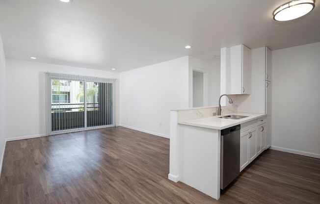 2 beds, 2 baths, 965 sqft, $2,895, Unit 219