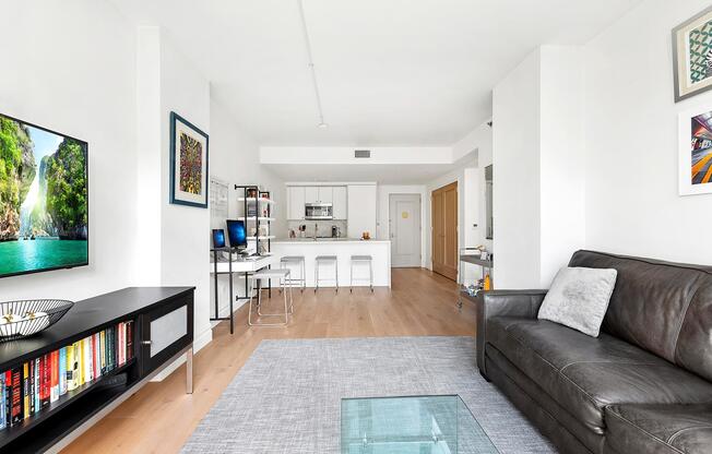 245 W 14 ST